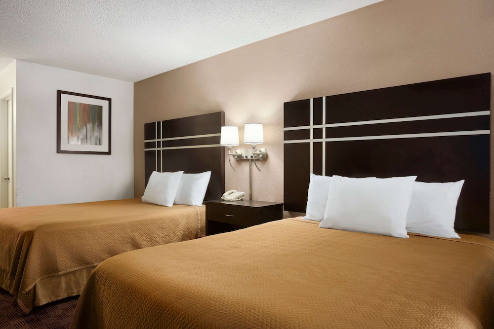 Travelodge by Wyndham Killeen Fort Hood - photo 11