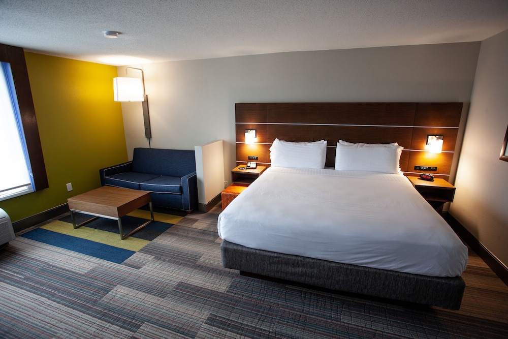 Holiday Inn Express & Suites Atlanta N Perimeter Mall Area by IHG - photo 5