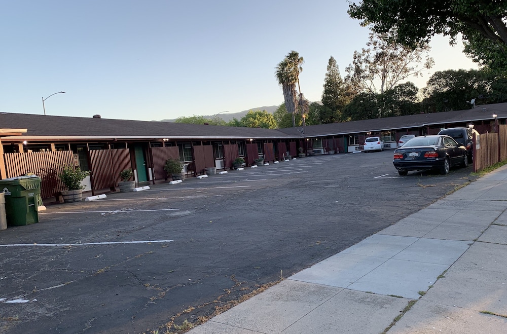 Pacheco Pass Motel - photo 31