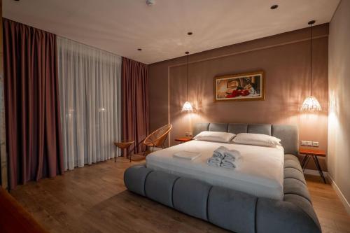 Juer Hotel - carbon neutral hotel in Delvine