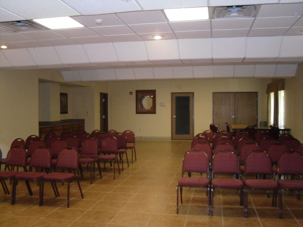 Holiday Inn Express Hotel & Suites Mission McAllen Area by IHG - photo 50