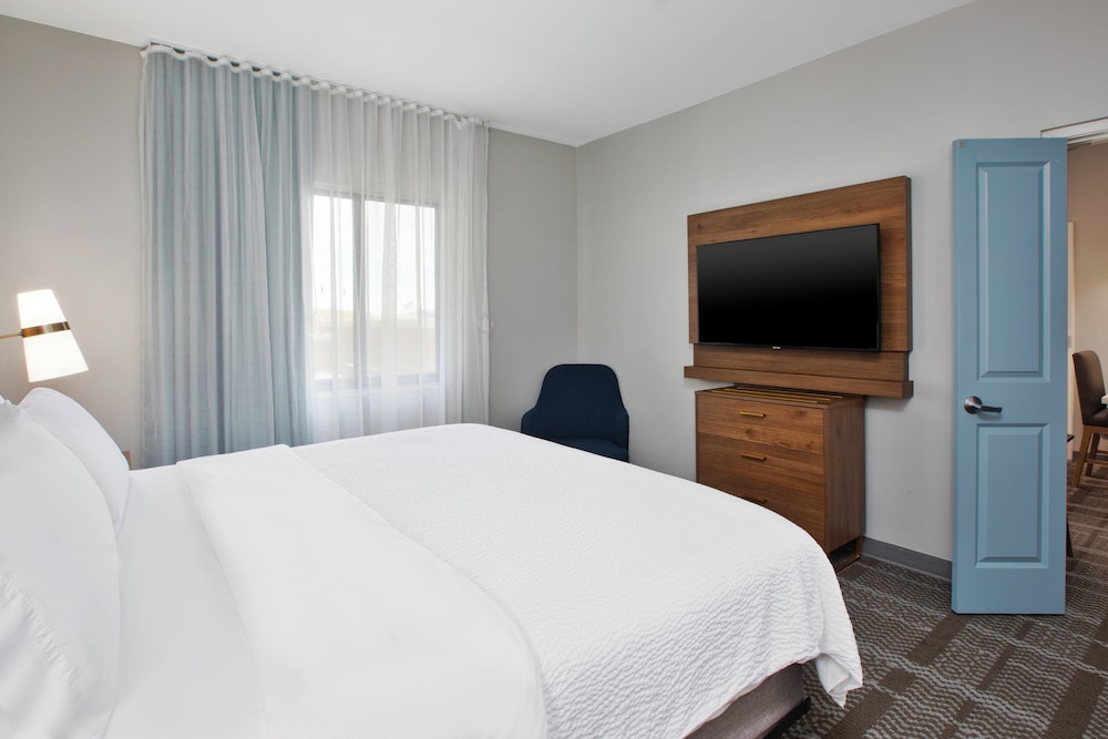 Staybridge Suites Ames - photo 13