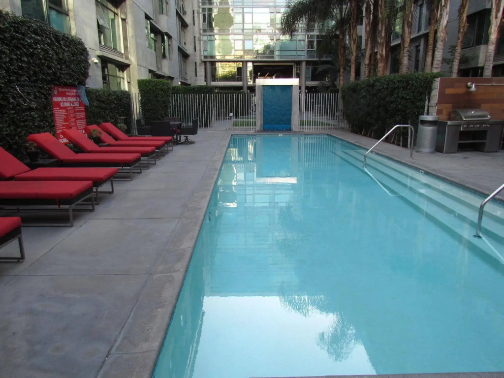 Luxury Loft Next to Staples Center - photo 13