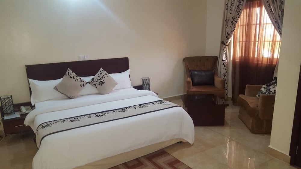 Silk Suites — Jos — photo 2