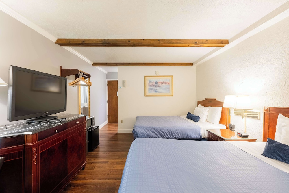 Fireside Inn & Suites Bangor - photo 24