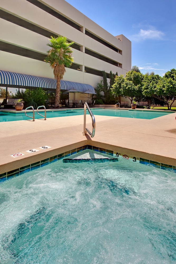 Crowne Plaza Phoenix Airport PHX by IHG - photo 33