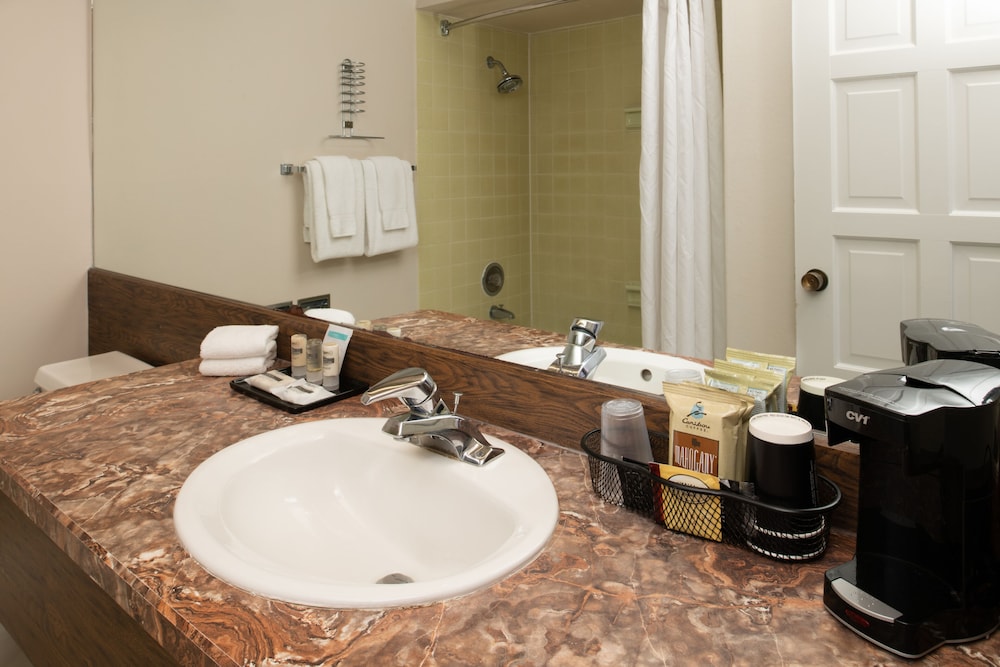 Astoria Riverwalk Inn - photo 27