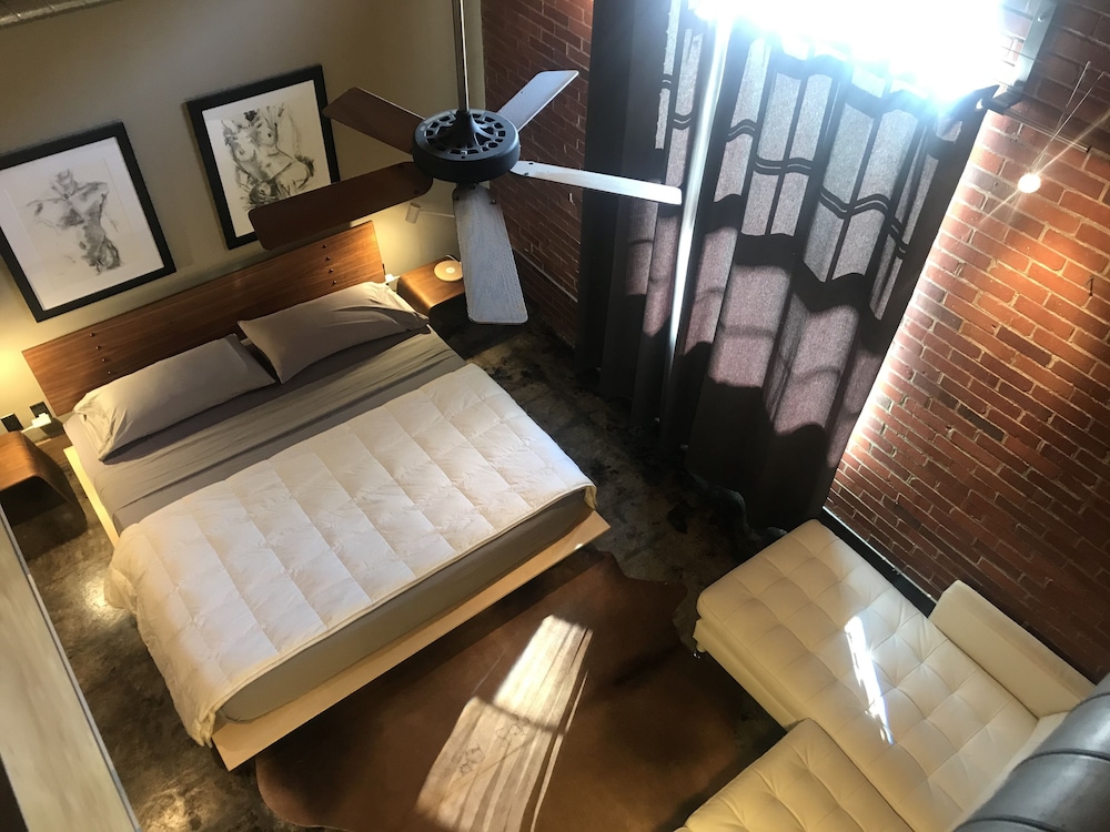 The Hangar Lofts Hotel - featured photo