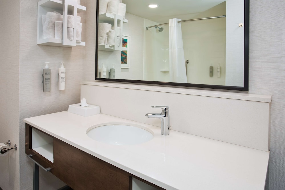 Hampton Inn Union City - photo 12