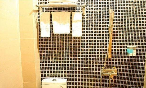 Gangtian Business Hotel in Wuchuan, People's Republic of China