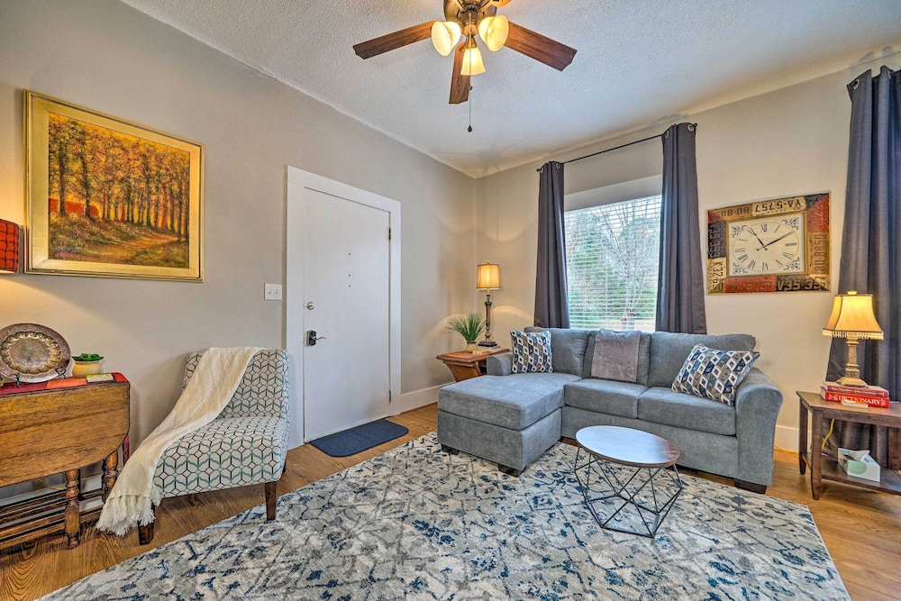 Texarkana Pet Friendly Pad With Fenced Backyard — Texarkana