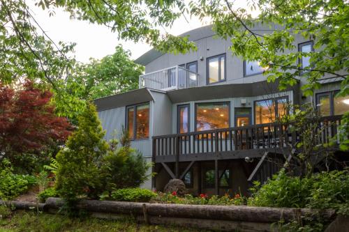 Parkside Chalet Furano — 4-Star Luxury Hotel in Furano, Japan