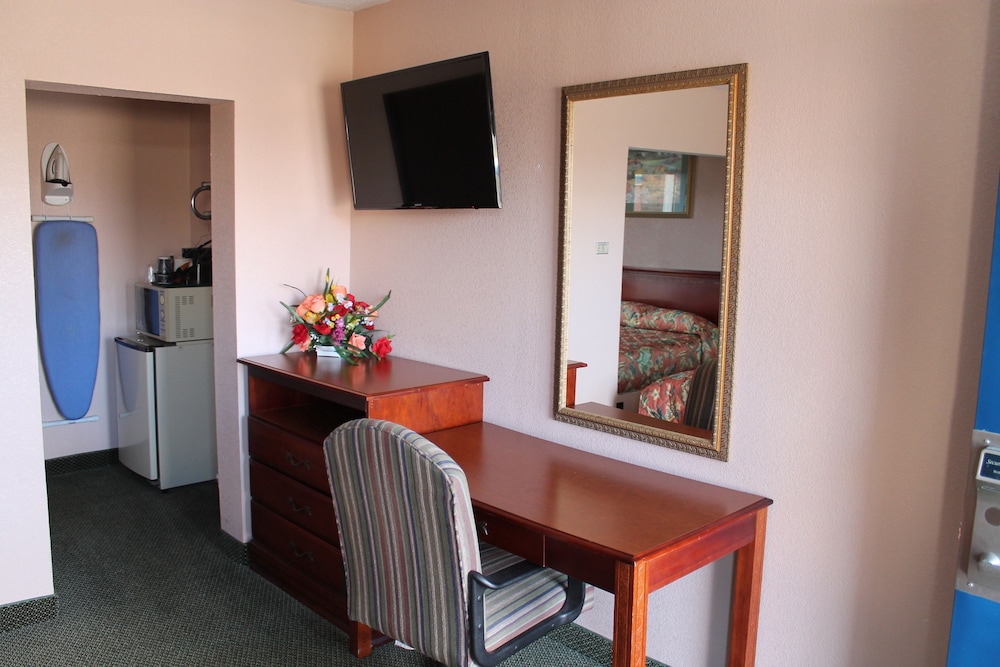 American Motor Inn - photo 22