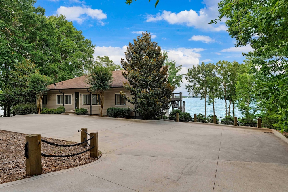 Lake Norman Getaway - photo 105