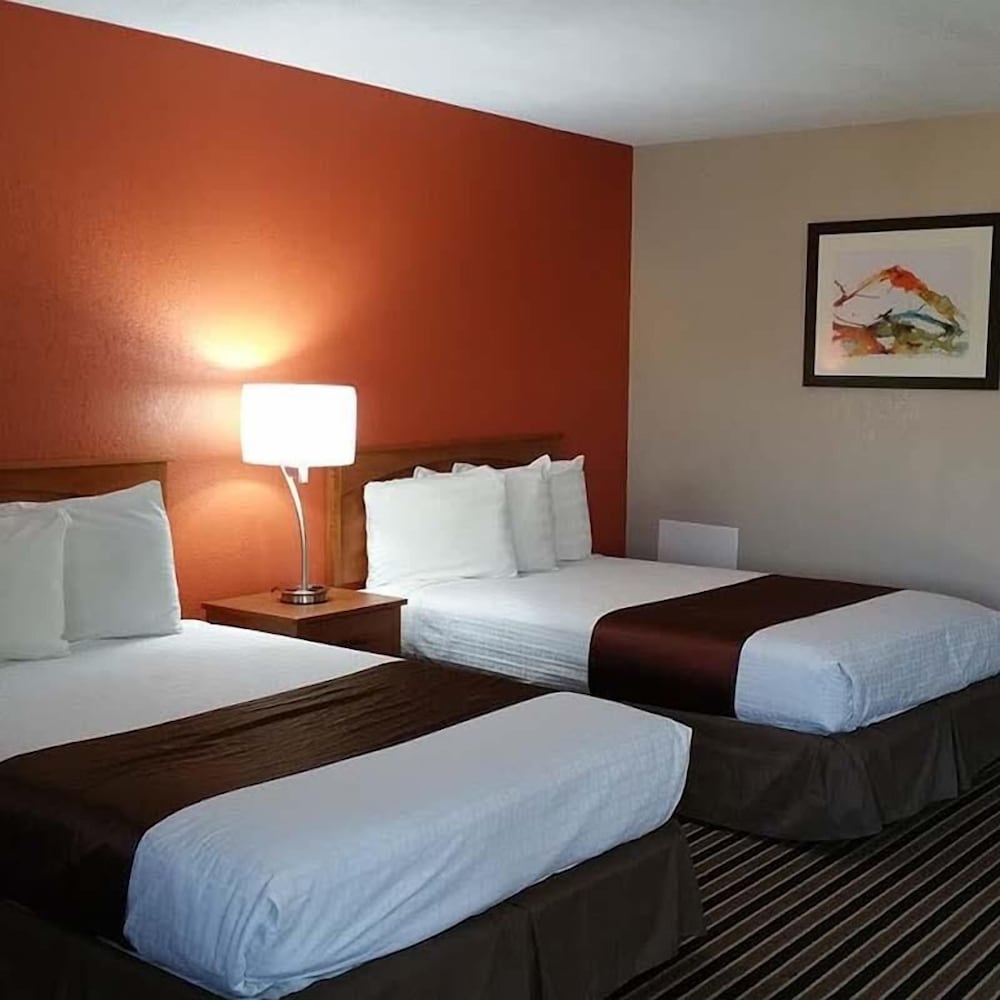 Westbridge Inn and Suites - photo 20