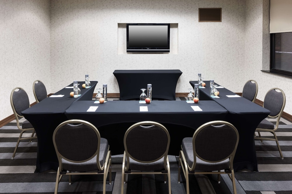 Embassy Suites Anchorage - photo 43