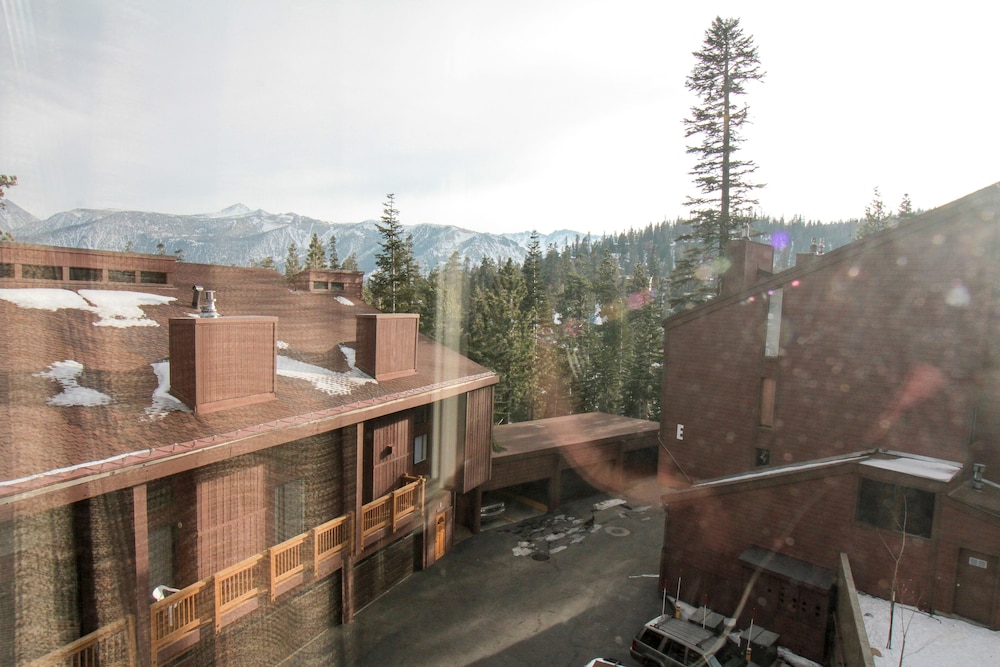 Mammoth Ski & Racquet Club - photo 67