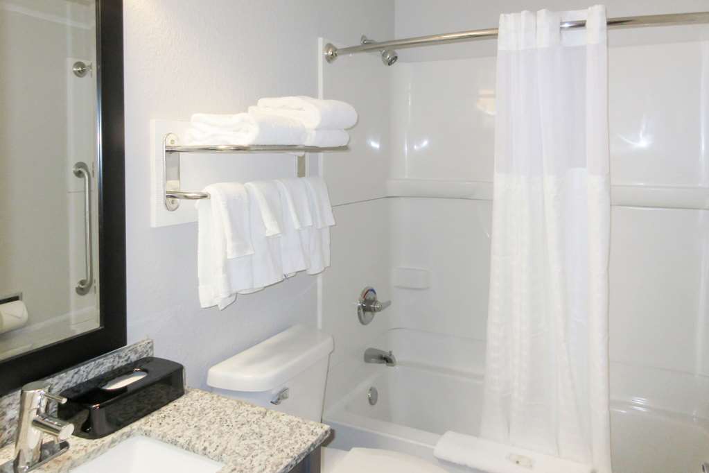 Quality Inn & Suites Hammond Near I 8090 - photo 44