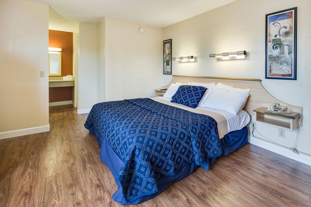 San Jose Airport Inn - photo 9