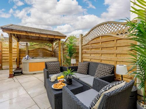 3 Bed House With Hot Tub Great Ayton TOP Terrace