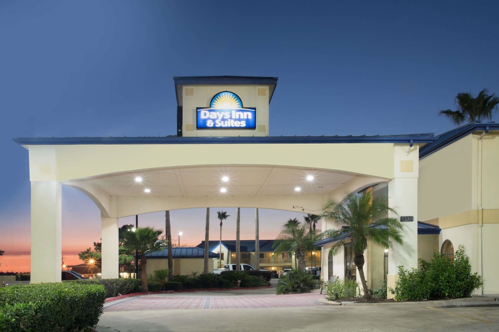 Days Inn & Suites by Wyndham Winnie - photo 22