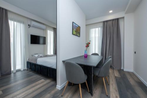 M&N Hotel