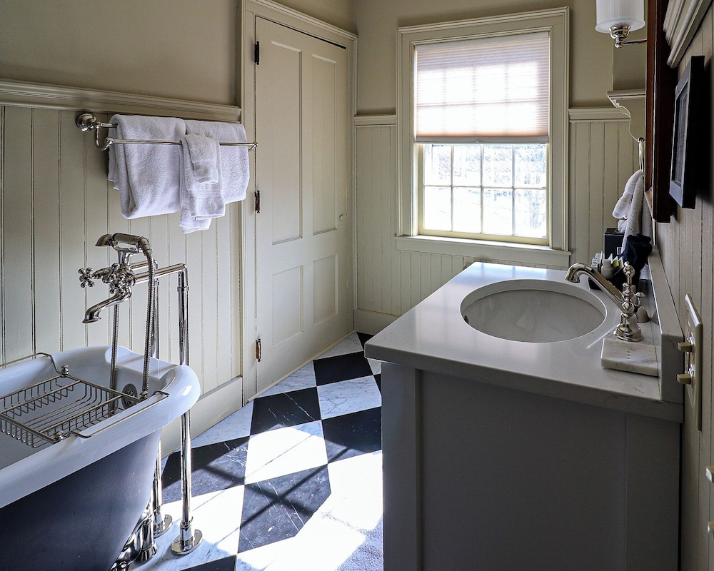 Swift House Inn - photo 101