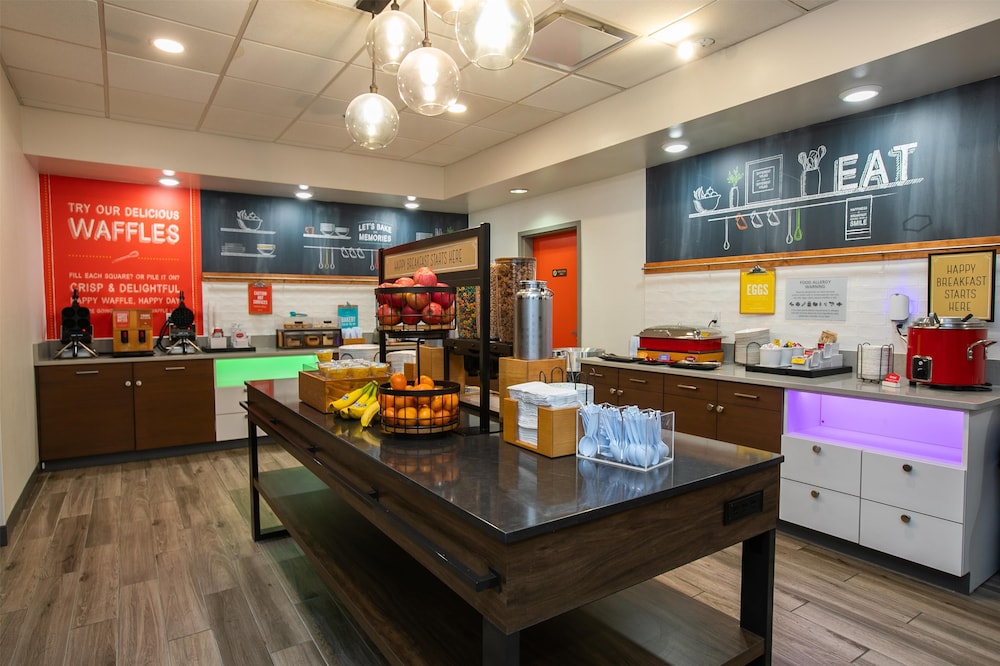 Hampton Inn & Suites Wilder - photo 35