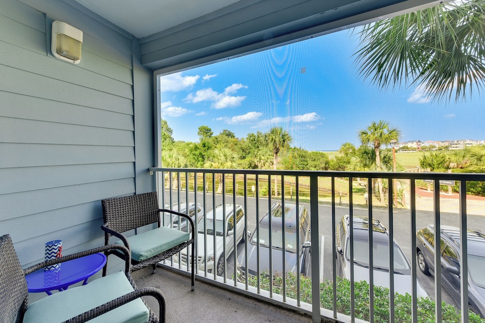 Walk to Beach Hilton Head Resort Condo with Pools - photo 2