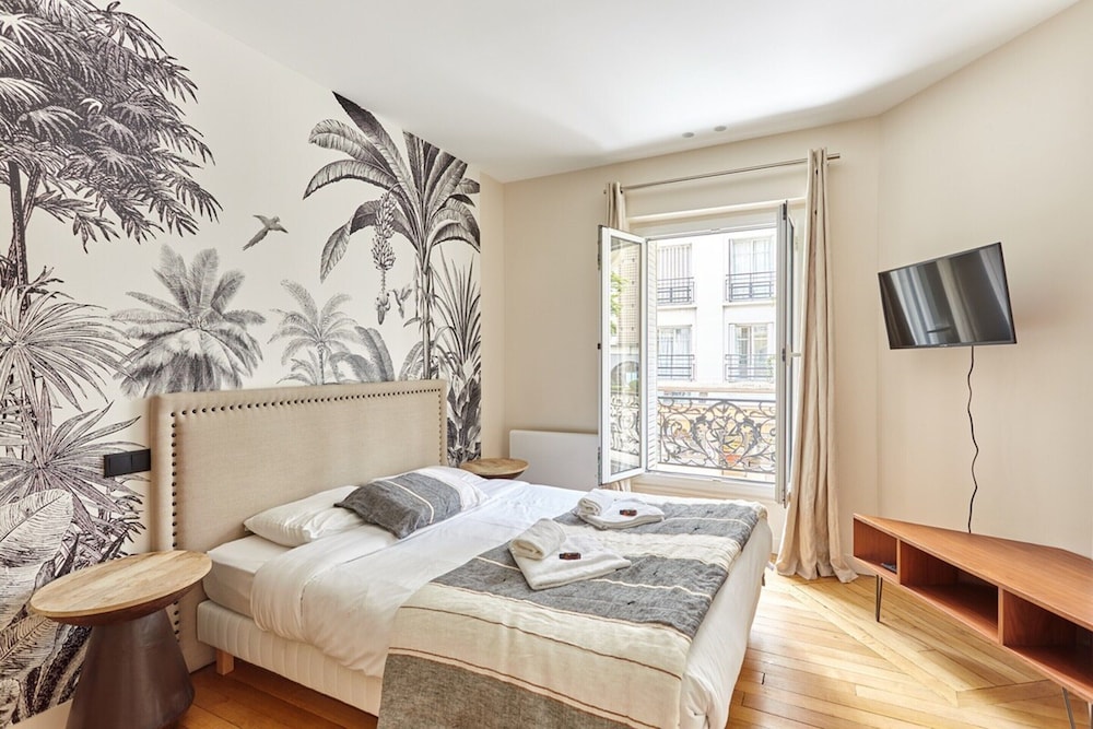 Modern Apartment Invalides Eiffel Tower — Paris — photo 2
