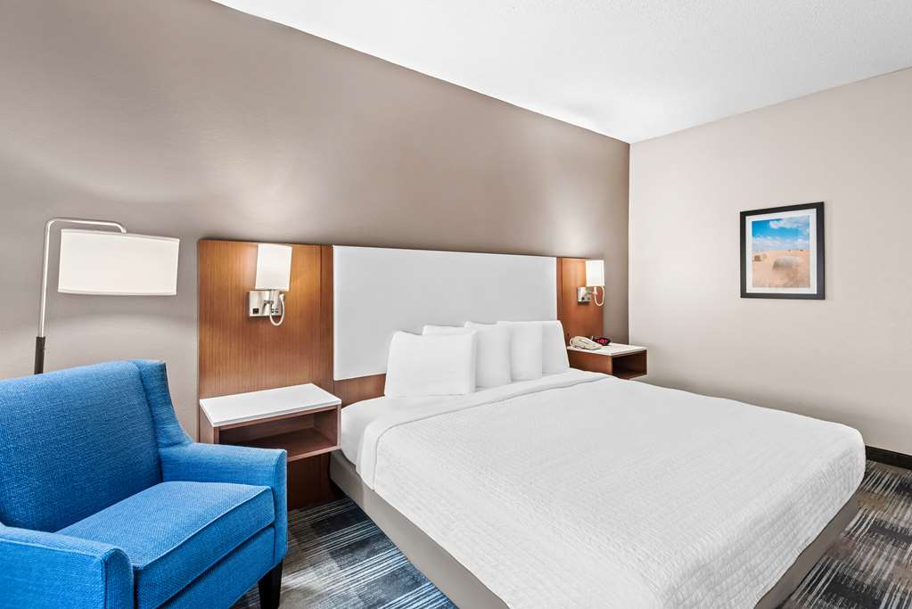 Best Western Ottumwa Inn & Suites - photo 16