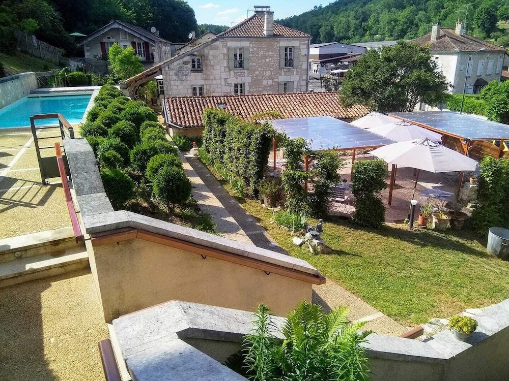 Hôtel Restaurant Le Jardin des chouchoux Brantôme — hotel in Brantome