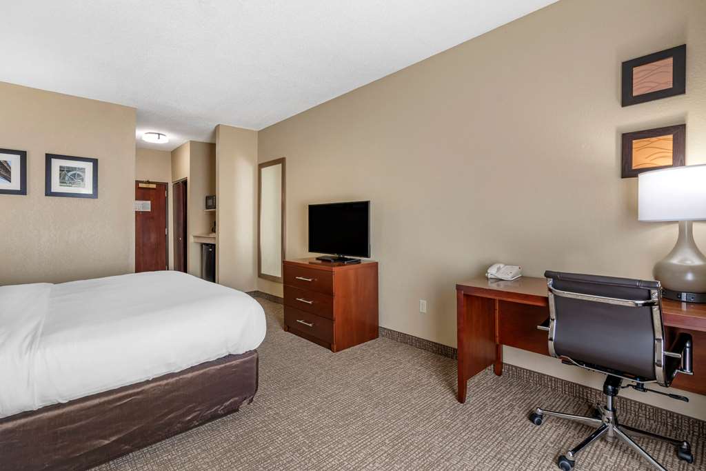 Comfort Inn & Suites St. Louis O'Fallon - photo 11