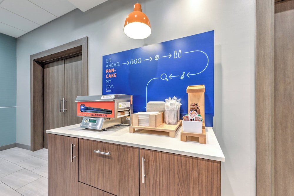 Holiday Inn Express & Suites Austin Airport East by IHG - photo 47