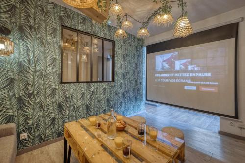 Le Jungle Rocade Grand Place in Grenoble, France