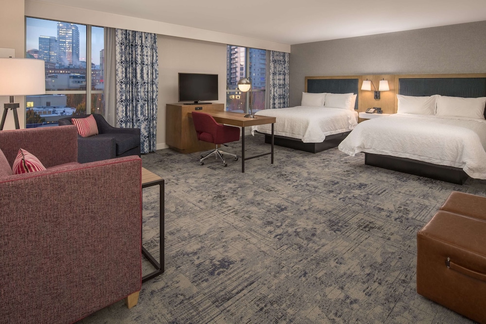 Hampton Inn & Suites Portland Pearl District - photo 16
