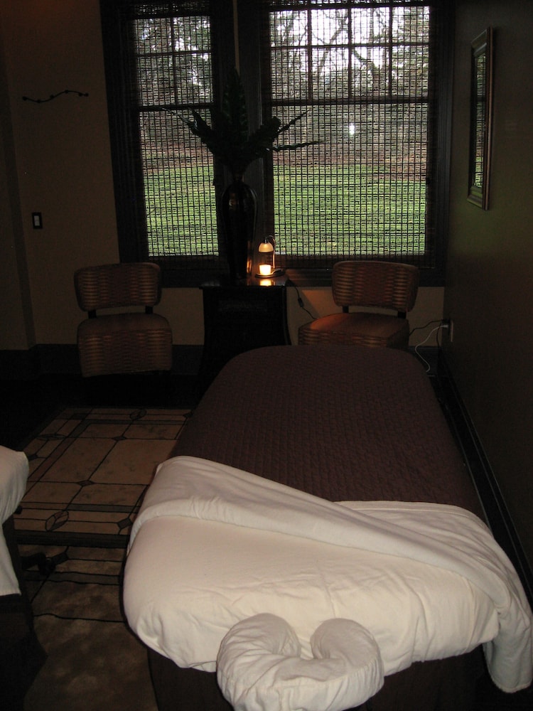 Columbia Gorge Hotel and Spa - photo 13