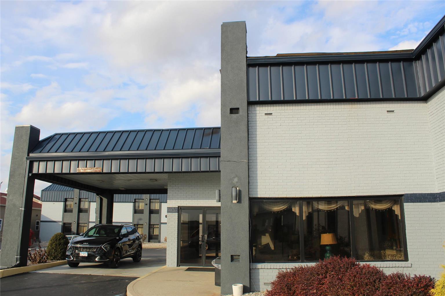Quality Inn and Suites University Area - photo 12