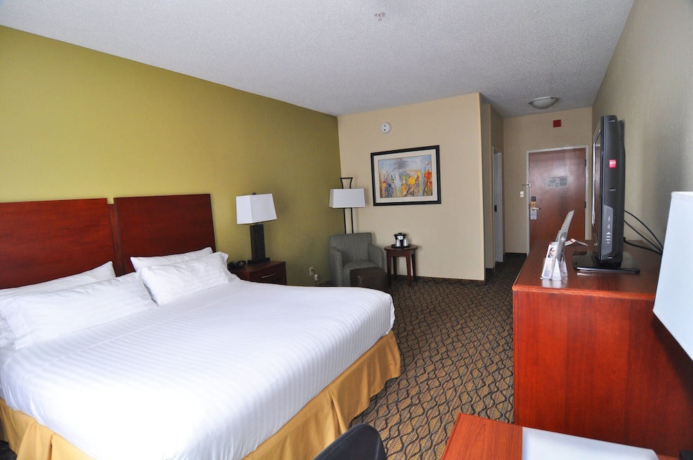Holiday Inn Express & Suites Lancaster by IHG - photo 9