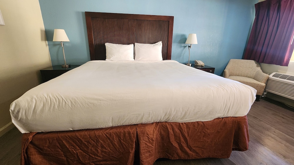 Mission Inn and Suites - photo 14