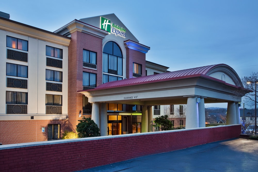 Holiday Inn Express & Suites Greenville Downtown an IHG Hotel - featured photo