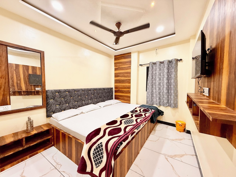 Hotel Dmd Inn Near Temple Rail Staion — Ujjain