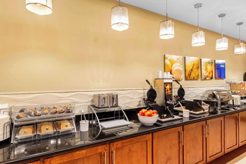 Comfort Suites at Katy Mills - photo 50