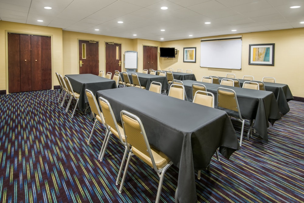 Holiday Inn Express & Suites Ashland by IHG - photo 38
