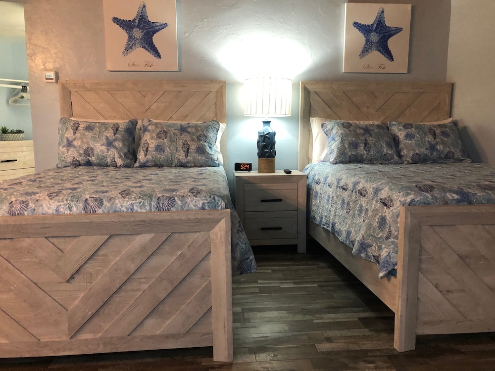Kon Tiki Inn - photo 24