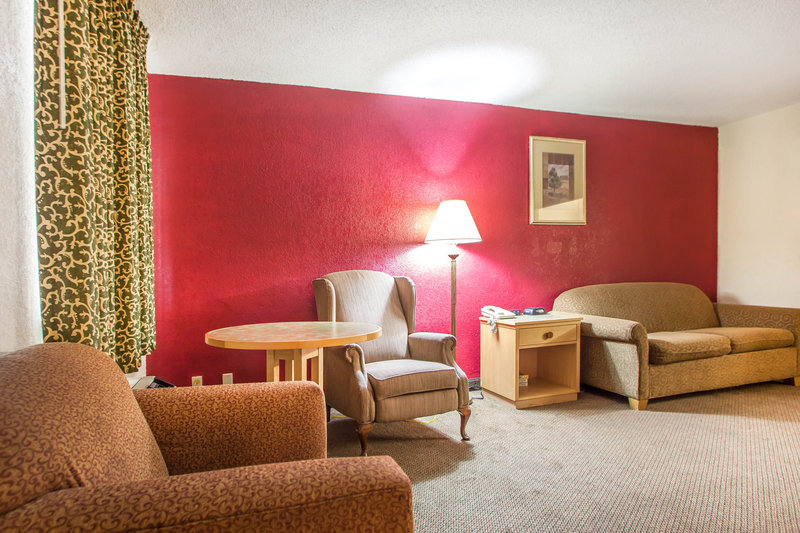 Motel 6 Nashville - photo 21