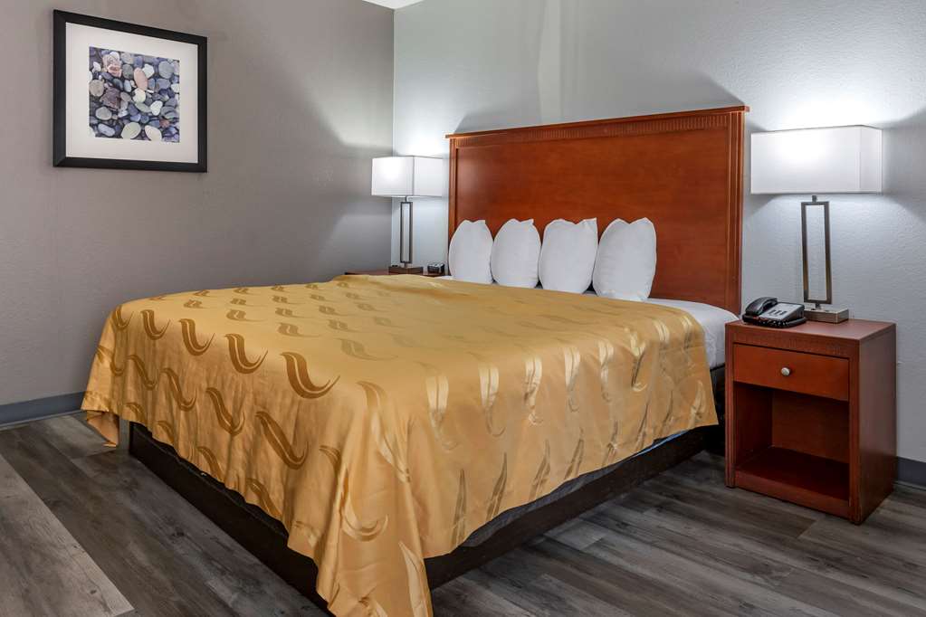 Quality Inn Fayetteville near Fort Bragg - photo 9