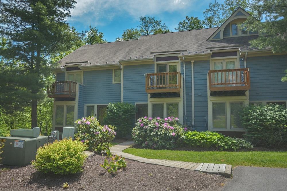 Villages of the Wisp 13 Lakeview Court - featured photo