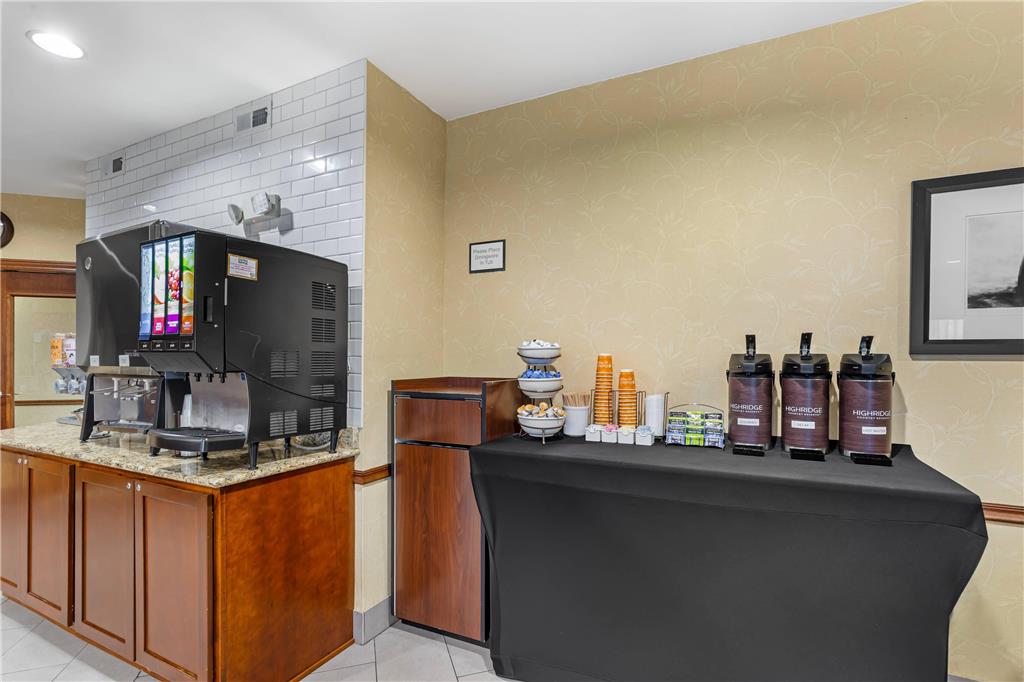 Country Inn & Suites by Radisson Des Moines West IA - photo 38
