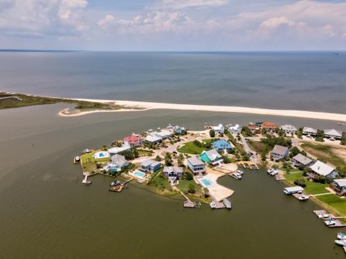 New Listing Spotlight Pink Palace — Dauphin Island — photo 3